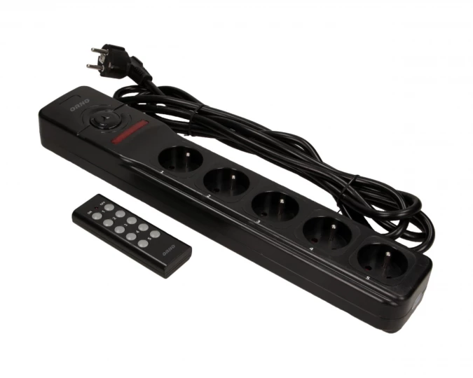 Przedłużacz zdalnie sterowany 5-gniazd z/u 3m /H05VV-F 3G1,5/ czarny OR-AE-13132
