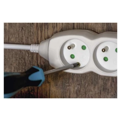 Przedłużacz z uziemieniem 4-gniazda /7m/ 3x1 mm2 biały P0417