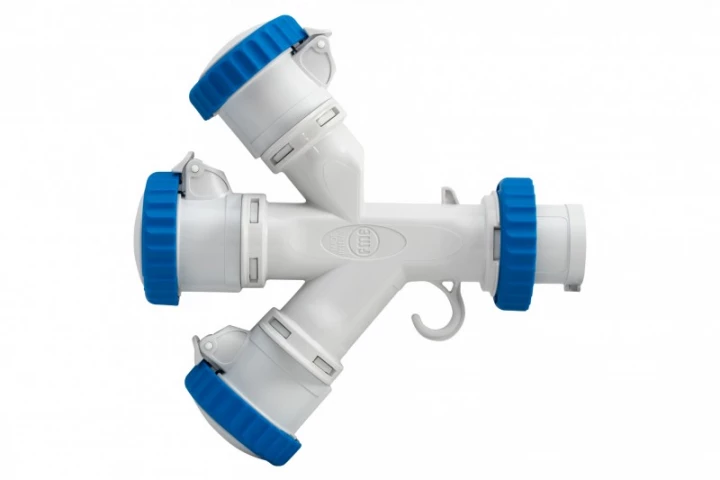 Adapter kempingowy wtyk 16A 3p przemysłowy IP67 , gniazdo 3x16A 3P przemysłowe IP67