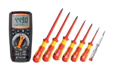 Zestaw narzędzi instalatora z wkrętakami i multimetrem CMM-30 WMGBWME11