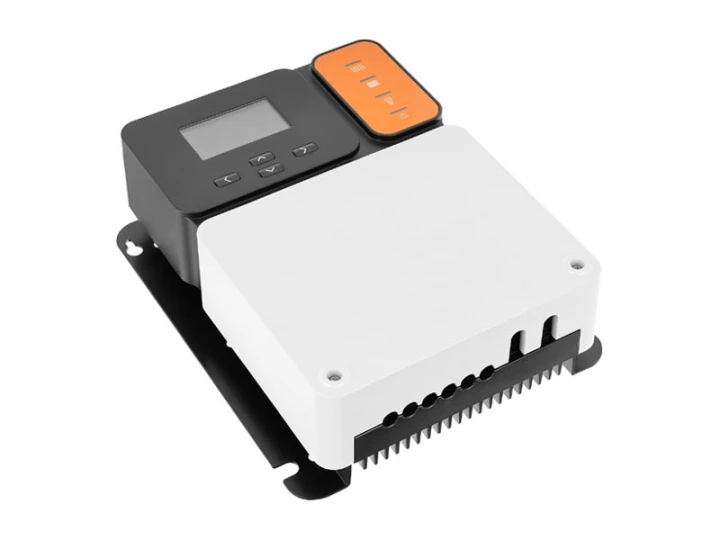 Solarny regulator ładowania MPPT 12/24 - 30A PRO LFP wyświetlacz LCD