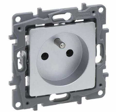 Niloe Selection Gniazdo 2p+z 16A 250V (bez przesłony, zaciski śrubowe) aluminium 762140