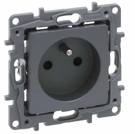 Niloe Selection Gniazdo 2p+z 16A 250V (z przesłoną, zaciski automatyczne) stal 762325