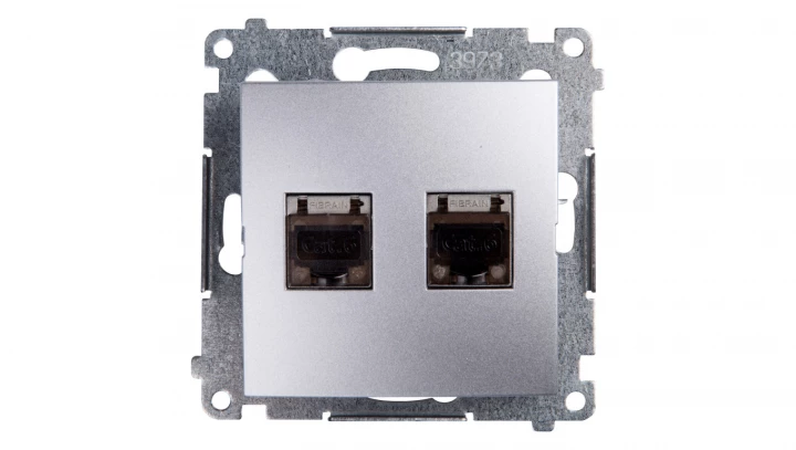 Simon 54 Gniazdo komputerowe podwójne 2xRJ45 kat.6 ekranowane z przesłoną srebrny mat D62E.01/43