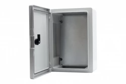 Szafa z tworzywa 250x300x130 mm IP65