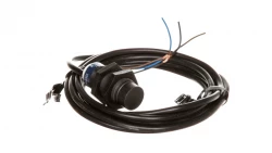 Czujnik indukcyjny M18 8mm 24-48V DC 0-10V kabel 2m XS4P18AB110