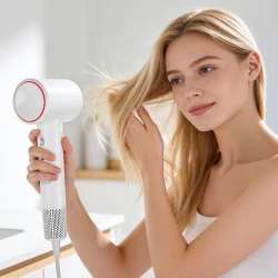 Suszarka do włosów TEESA PRO DRY 700 czarna TSA0531