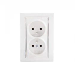 DOMO Gniazdo podwójne kompletne śrubowe 16A 250V biały 011261102 24739